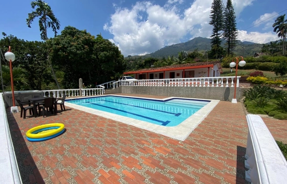 Fotos de Finca Finca La Luz para 21 Personas en COPACABANA