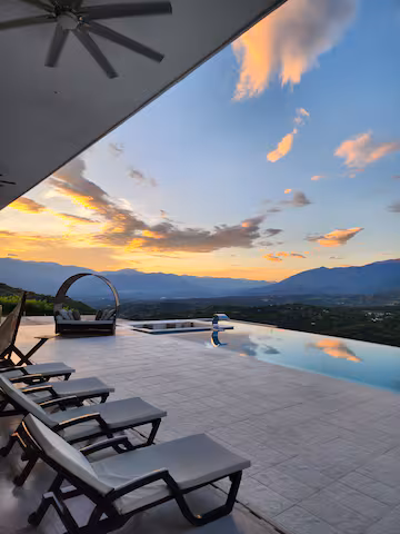 Finca with a pool in San Jerónimo, Antioquia, warm climate near Medellín